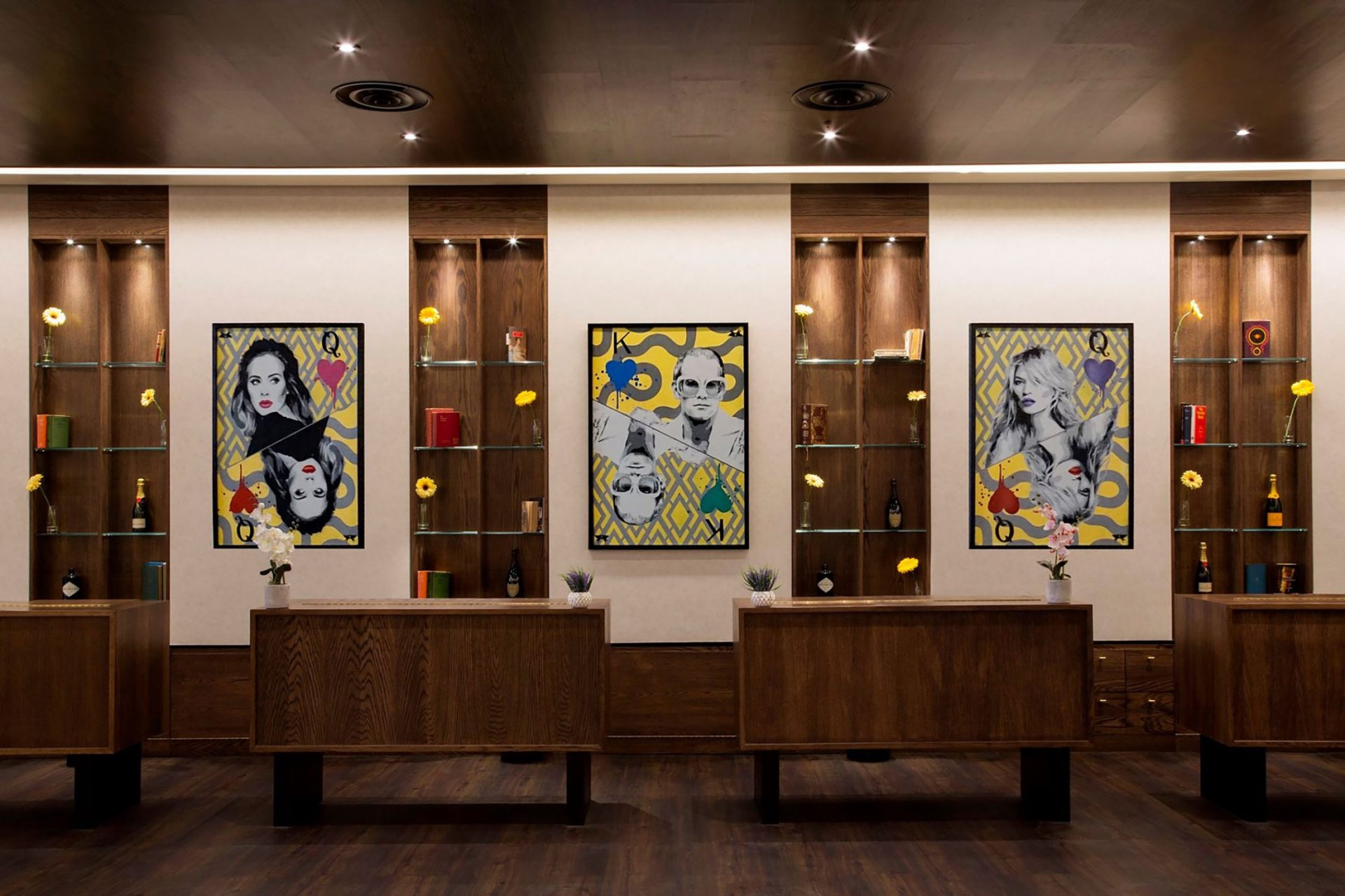 St Giles London_Lobby – Showing Pegasus Artwork_1