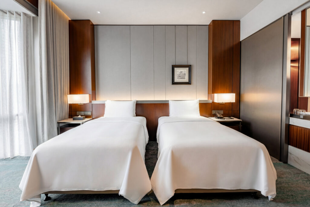 Deluxe or WAU Deluxe Twin(1)